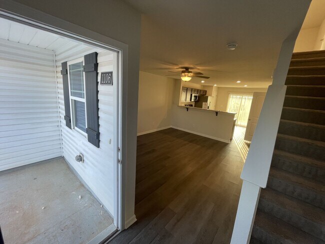 Foto del edificio - 2 bd 2.5 ba townhome