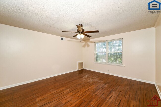 Foto del edificio - 441 Harding Pl