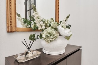 Building Photo - 620 Rutland St