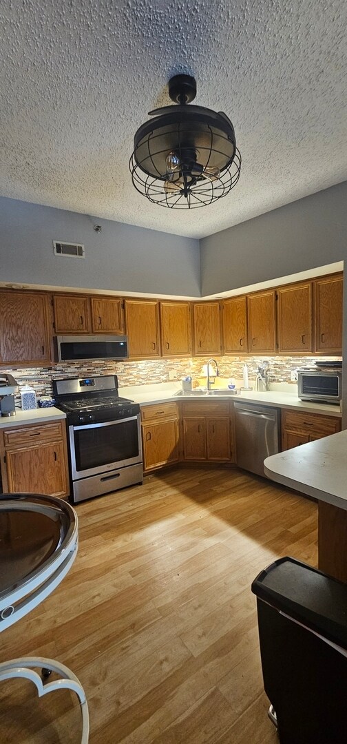 Foto del edificio - 1113 E Division St