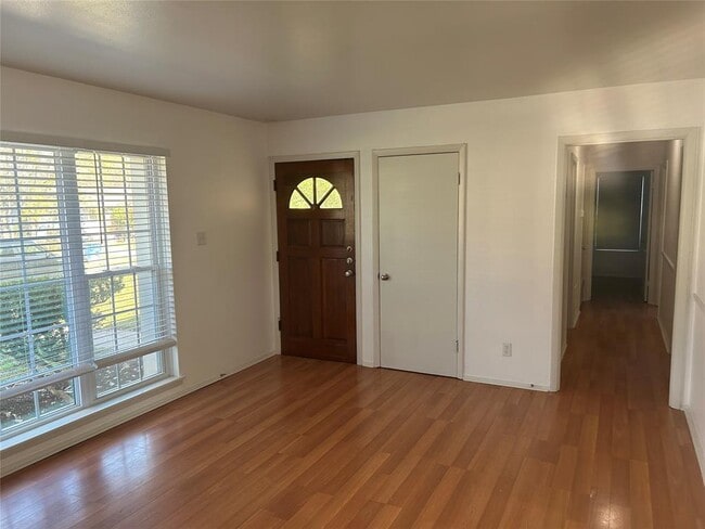 Building Photo - 5301 Ravensdale Ln