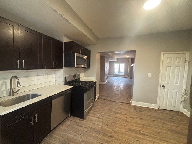 Building Photo - 3 Bedroom 2 Bathroom Townhome Available in 21216