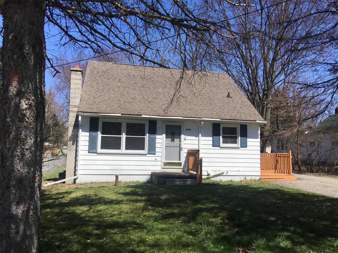 Foto principal - 4548 Sycamore St