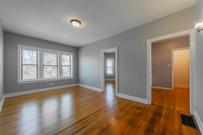 Building Photo - 2056 W Arthur Ave