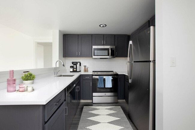 Building Photo - Avana Cliffside