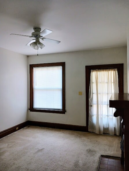 Covered front porch entry & light filled home with blinds, ceiling fans - 9 Martindill Terrace