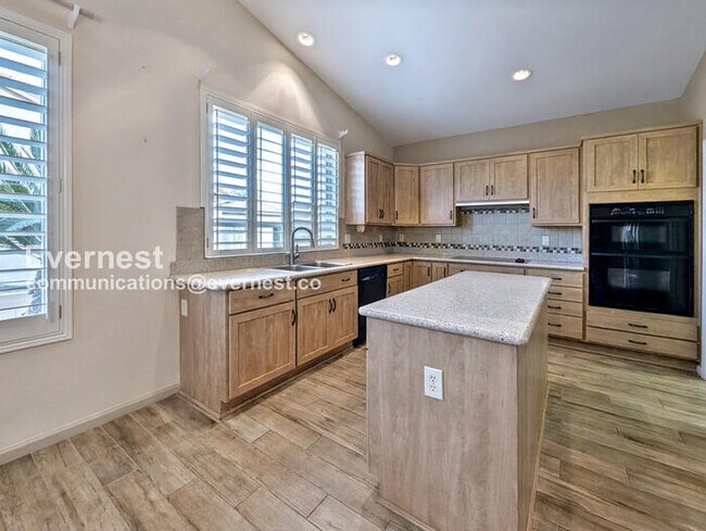 Foto del edificio - 38090 S Desert Highland Dr