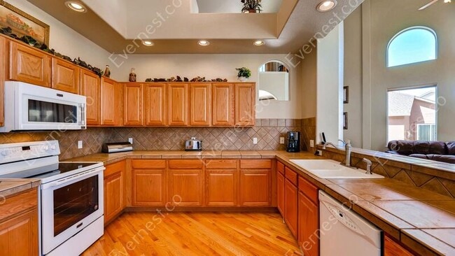 Building Photo - 16275 Gold Creek Dr