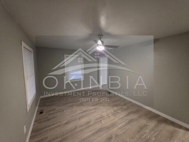 Building Photo - 323 Verona Rd