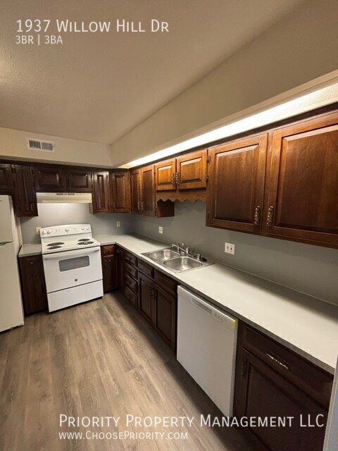 Foto del edificio - 1937 Willow Hill Dr