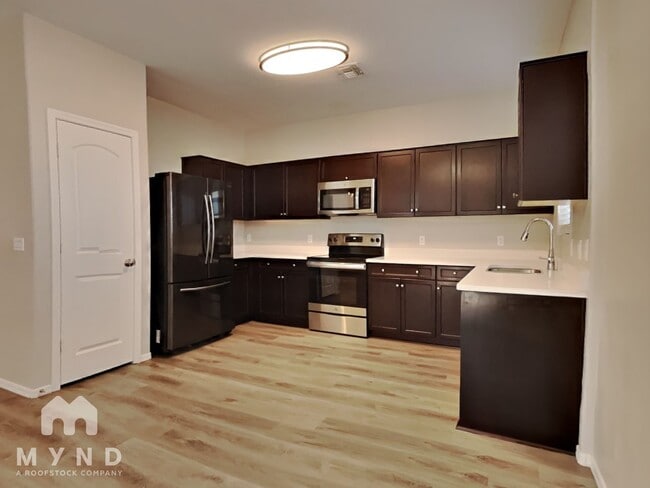 Foto del edificio - 6330 S 252nd Ln