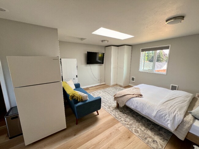 Foto del edificio - 13817 2nd Ave SW