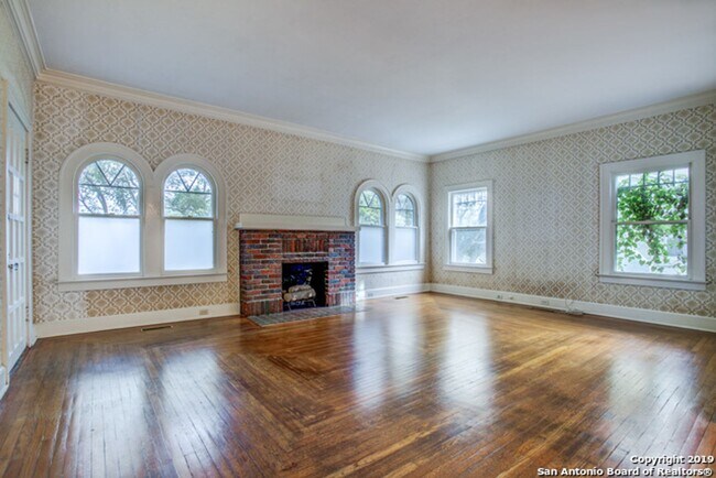 Foto del edificio - CHARMING ALAMO HEIGHTS 2-BEDROOM