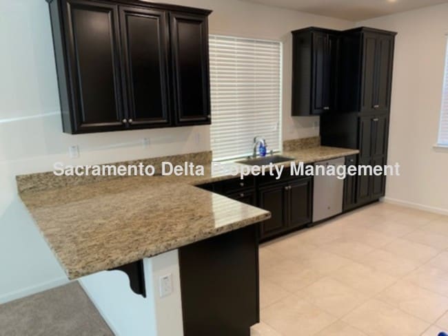 Building Photo - 2018 Construction - Lennar home!!