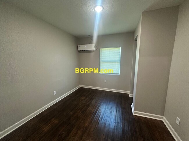 Foto del edificio - 4936-4938 Atkins Street