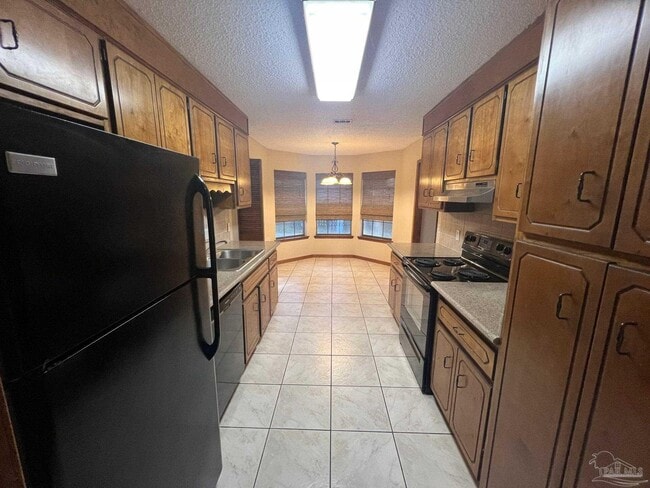 Building Photo - 3131 Oxford Cir