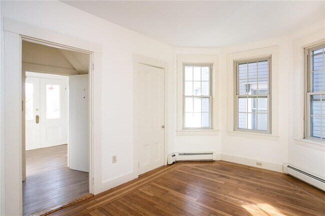 Building Photo - 248 Broadway