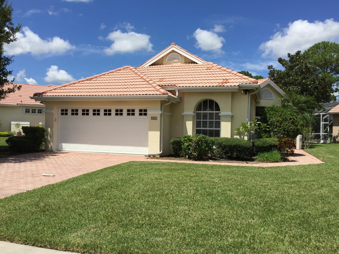 Foto principal - 557 SW New Castle Cove