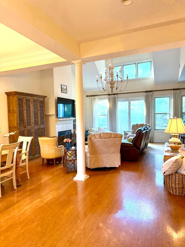 Foto del edificio - 100 Cottonwood Creek Ln