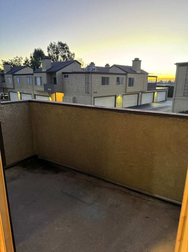 Foto del edificio - 9381 Shadowood Dr