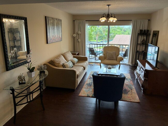 Foto del edificio - 480 NW 20th St