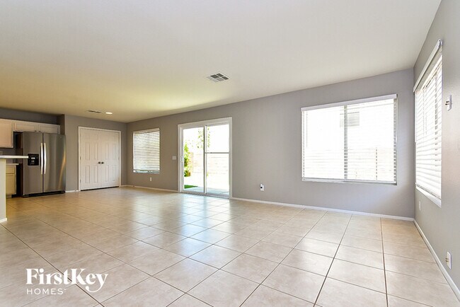 Foto del edificio - 9504 Kelly Creek Ave