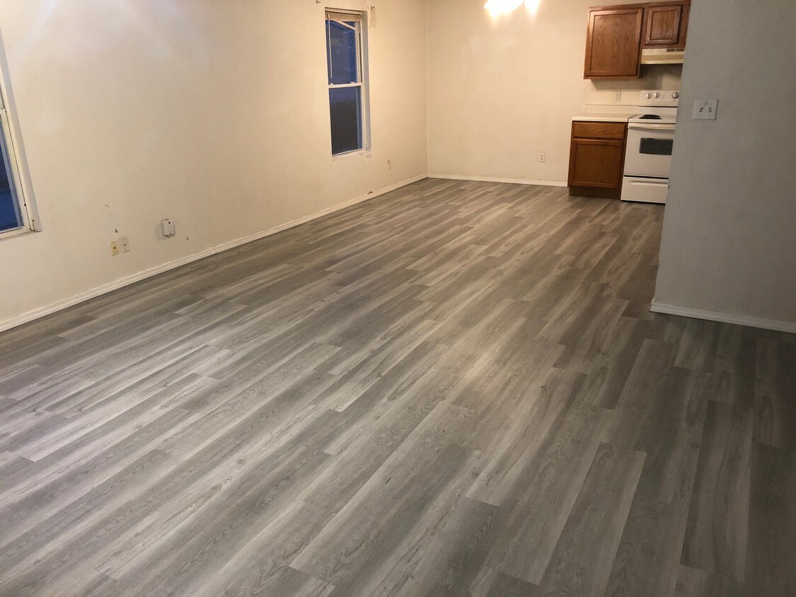 Foto principal - 204 S Mill St