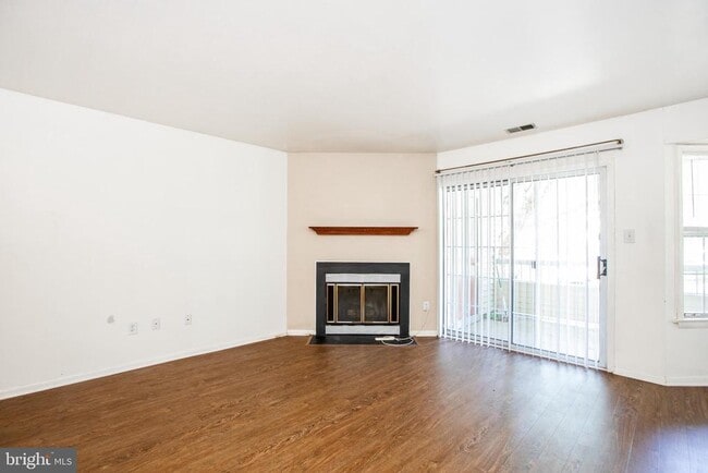 Building Photo - 103 Claridge Ct