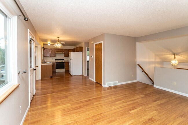 Building Photo - 6109 Lowlander Ct