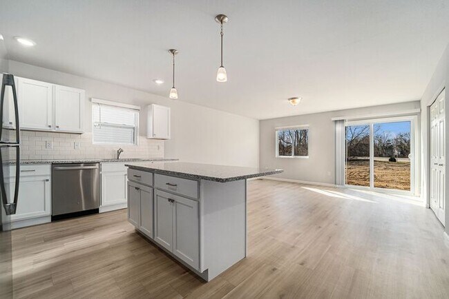 Foto del edificio - 2409 Richardson Ct