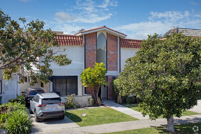 Building Photo - 3607 Clarington Ave