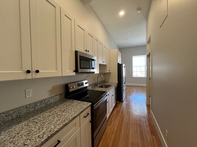 Foto del edificio - 34 St Joseph St