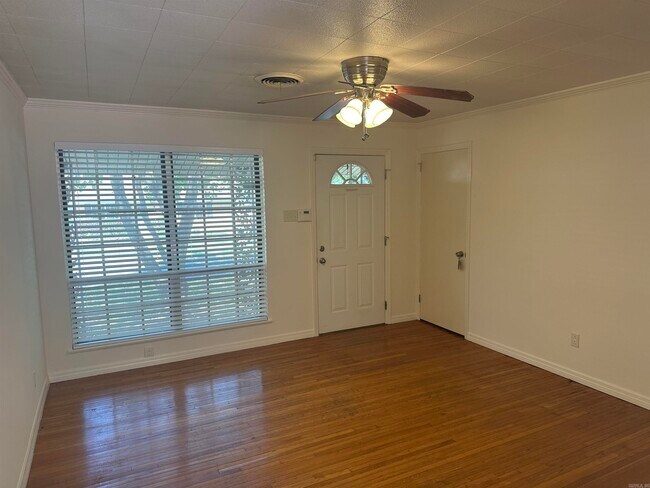 Foto del edificio - 9005 Penrose Ln