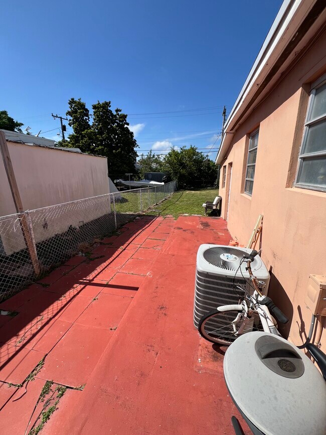 Foto del edificio - 3633 SW 26th Ter