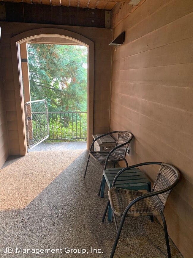 Building Photo - 1 br, 1 bath House - 64 Roble Rd