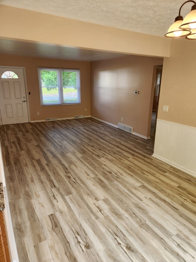 Sala de estar - 1345 Carriage Hill Dr SE