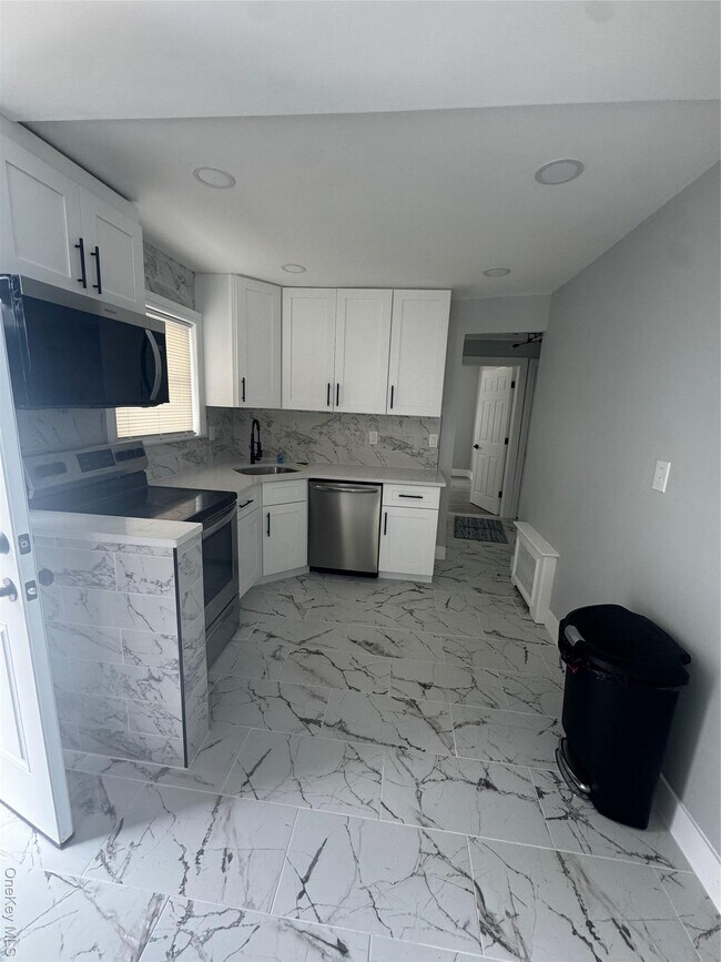 Foto del edificio - 674 Winthrop Dr