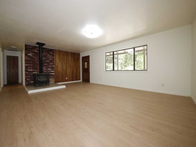 Building Photo - 1601 Lily Valley Way