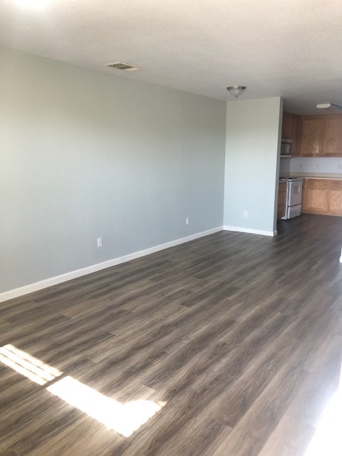 Primary Photo - 12407 Summers St