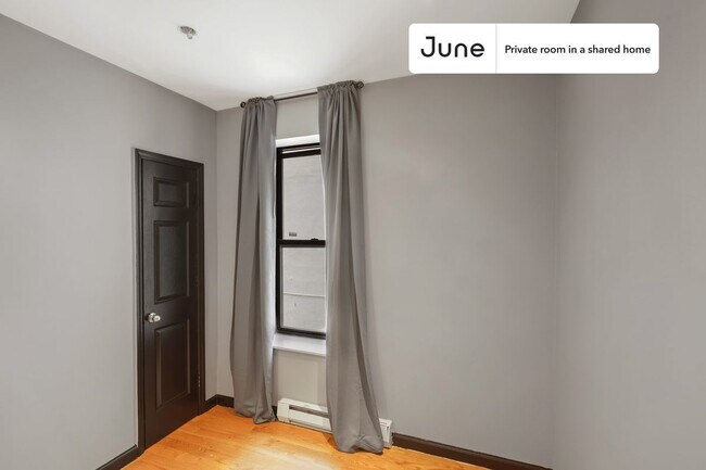 Foto del edificio - Private bedroom in 4 bed/1 bath Home