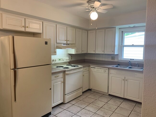 Kitchen - 1202 Wayne St