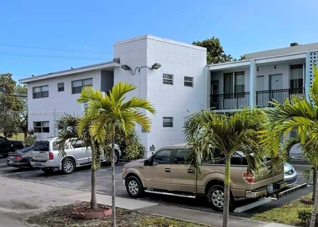 Foto del edificio - 980 NE 169th St