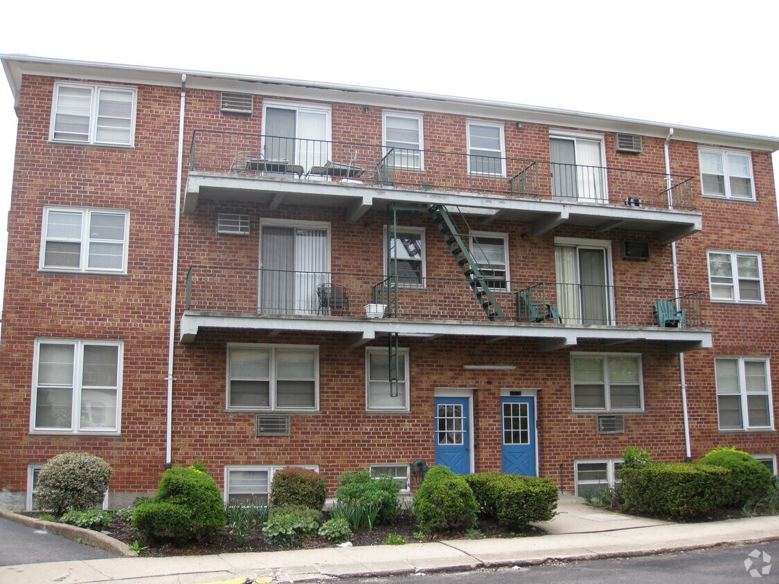 Primary Photo - 69-16 66th Dr