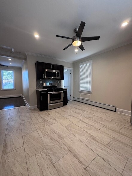 Building Photo - 14 River St