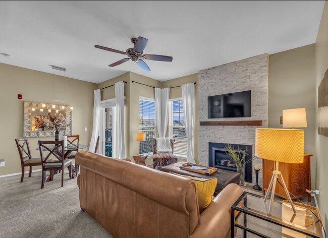 Foto del edificio - 900 Bitner Rd