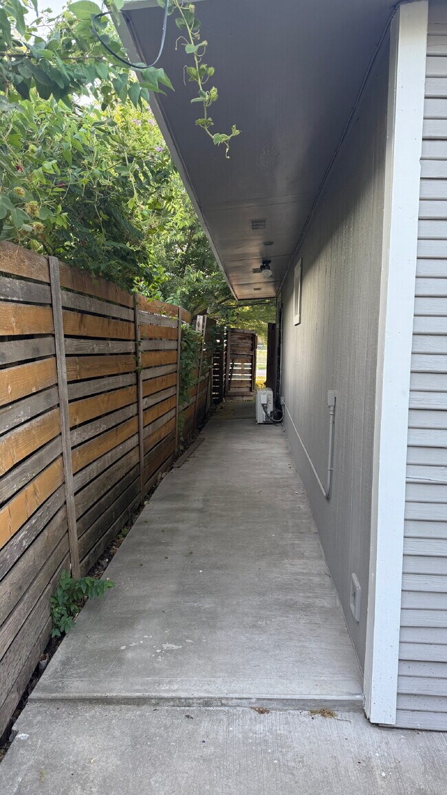 Foto del edificio - Cozy Studio for Rent — Prime Dignowity Location!