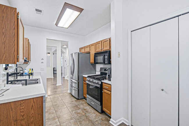 Building Photo - 29 Camellia Ln