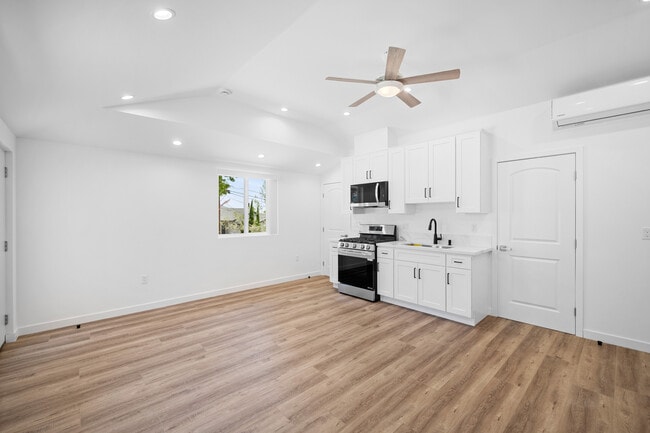 Building Photo - 5135 Finehill Ave