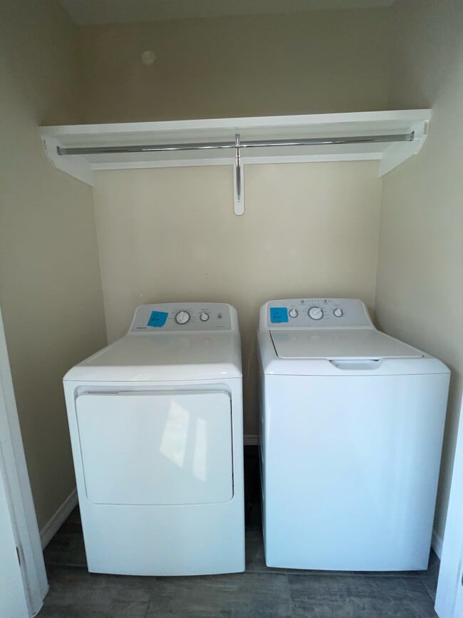 Building Photo - 809 S Mississippi St