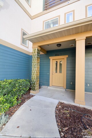 Charming Entrance - 1048 N Shepard Creek Pky